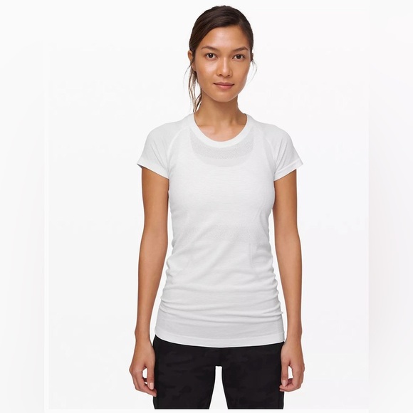 Lululemon Swiftly Tech Short Sleeve 2.0 size 6 - Picture 3 of 9